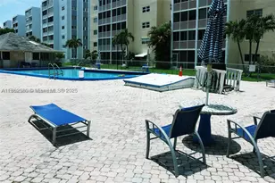 319 NE 14th, Hallandale Beach, FL 33009 - Photo 15