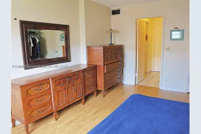 319 NE 14th #505, Hallandale Beach, FL 33009 - Photo 11