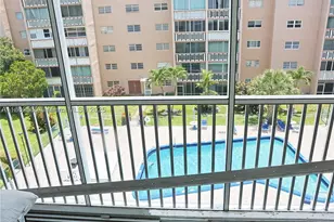 319 NE 14th, Hallandale Beach, FL 33009 - Photo 13