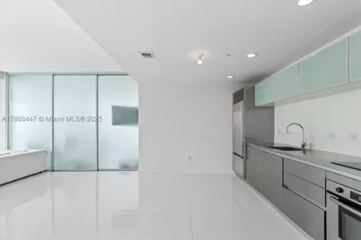 1040 Biscayne #3106, Miami, FL 33132 - Photo 9