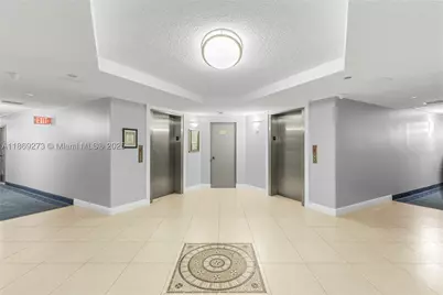 1000 Saint Charles #319, Pembroke Pines, FL 33026 - Photo 25