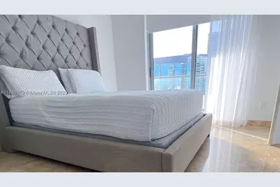 1300 Brickell Bay #3007, Miami, FL 33131 - Photo 11