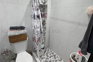 6411 W 27th, Hialeah, FL 33016 - Photo 13