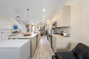 10413 NW 82nd, Doral, FL 33178 - Photo 5