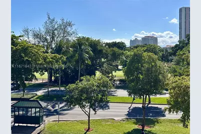 3301 N Country Club #410, Aventura, FL 33180 - Photo 15