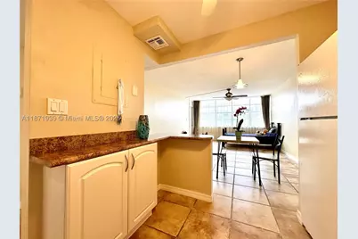 2771 Taft #302, Hollywood, FL 33020 - Photo 9