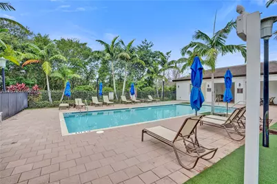 136 SW 185th, Pembroke Pines, FL 33029 - Photo 45