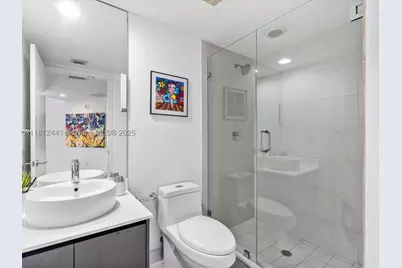 31 SE 6th #802, Miami, FL 33131 - Photo 27