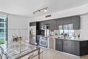 31 SE 6th, Miami, FL 33131 - Photo 5