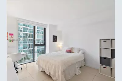 31 SE 6th #802, Miami, FL 33131 - Photo 15