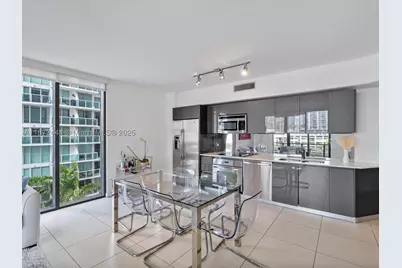 31 SE 6th #802, Miami, FL 33131 - Photo 7