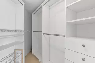 31 SE 6th, Miami, FL 33131 - Photo 3