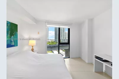 31 SE 6th #802, Miami, FL 33131 - Photo 21
