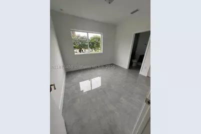 723 NW 19th #B, Fort Lauderdale, FL 33311 - Photo 9