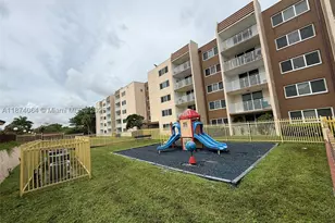 6940 Miami Gardens, Hialeah, FL 33015 - Photo 13