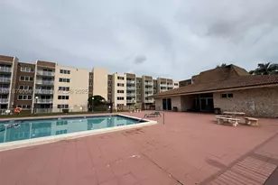 6940 Miami Gardens, Hialeah, FL 33015 - Photo 17