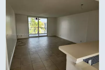 425 SE 11th #403, Dania Beach, FL 33004 - Photo 3