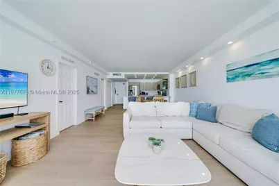 5601 Collins #1011, Miami Beach, FL 33140 - Photo 5