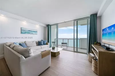 5601 Collins #1011, Miami Beach, FL 33140 - Photo 3