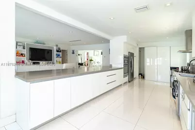 1215 N Biscayne Point, Miami Beach, FL 33141 - Photo 17