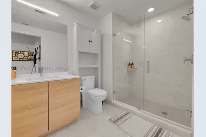 16385 Biscayne #105, North Miami Beach, FL 33160 - Photo 11