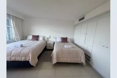 5151 Collins #923, Miami Beach, FL 33140 - Photo 13