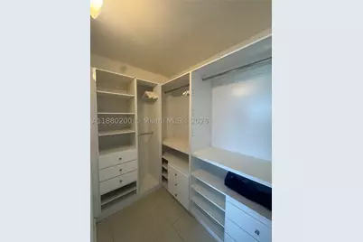 5151 Collins #923, Miami Beach, FL 33140 - Photo 9