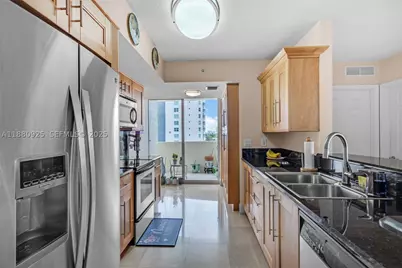 3232 SW 22nd #801, Miami, FL 33145 - Photo 3