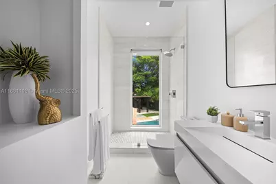 575 Bay Point, Miami, FL 33137 - Photo 15