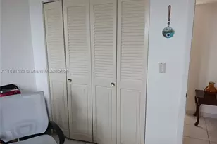 1300 St Charles, Pembroke Pines, FL 33026 - Photo 15