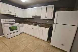 325 SW 80th, North Lauderdale, FL 33068 - Photo 5