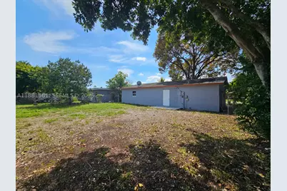 325 SW 80th, North Lauderdale, FL 33068 - Photo 27