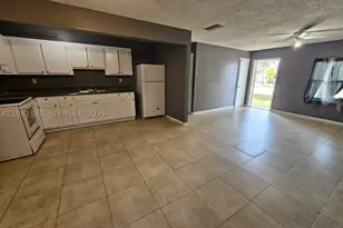 325 SW 80th, North Lauderdale, FL 33068 - Photo 7