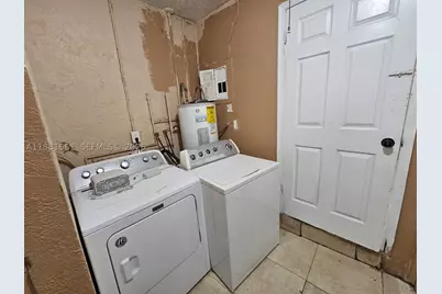 325 SW 80th, North Lauderdale, FL 33068 - Photo 23