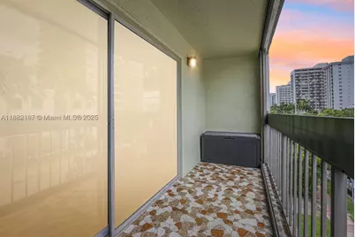 1345 West #304, Miami Beach, FL 33139 - Photo 23