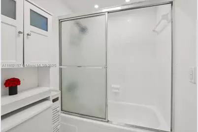 1345 West #304, Miami Beach, FL 33139 - Photo 17