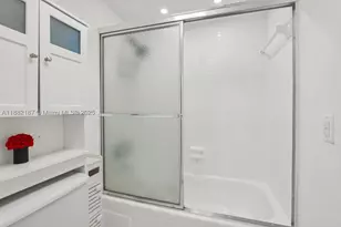 1345 W, Miami Beach, FL 33139 - Photo 17