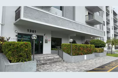 1301 NE 7th #106, Hallandale Beach, FL 33009 - Photo 11