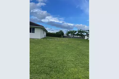 20605 SW 319th, Homestead, FL 33030 - Photo 9