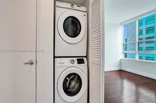 950 Brickell Bay, Miami, FL 33131 - Photo 23