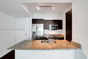 950 Brickell Bay, Miami, FL 33131 - Photo 7