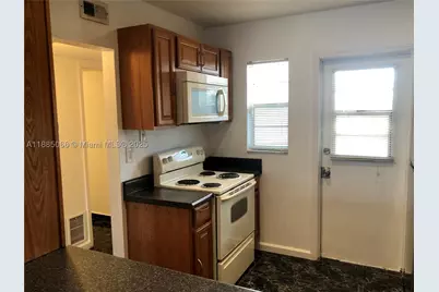8121 SW 24th #304, Davie, FL 33324 - Photo 7