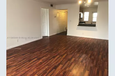 8121 SW 24th #304, Davie, FL 33324 - Photo 9