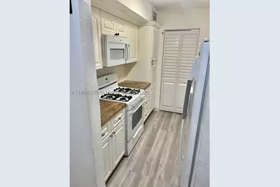 1300 W 53rd #18, Hialeah, FL 33012 - Photo 7