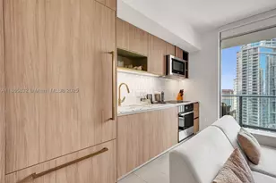 159 NE 6th, Miami, FL 33132 - Photo 15