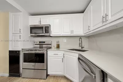 2750 NE 183rd #2204, Aventura, FL 33160 - Photo 17