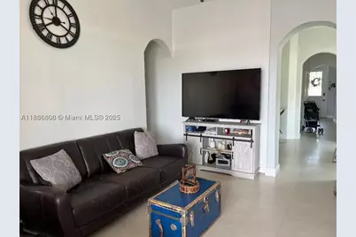 18247 NW 88th, Hialeah, FL 33018 - Photo 17