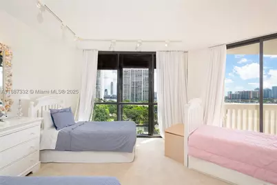 2000 Island #1002, Aventura, FL 33160 - Photo 15
