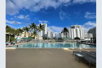 1000 Parkview #627, Hallandale Beach, FL 33009 - Photo 1