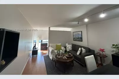 1000 Parkview #627, Hallandale Beach, FL 33009 - Photo 27